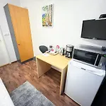 Hostelli Hostelli Matkustajakoti *